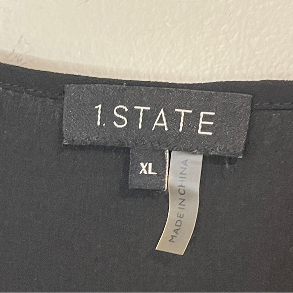 1.State LONG SLEEVE V-NECK PLEATED BUTTON FRONT TOP IN RICH BLACK XL - Picture 6 of 7